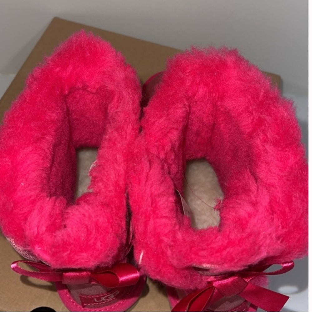 UGG women’s Metallic Hot Pink/red Boots - Picture 4 of 5